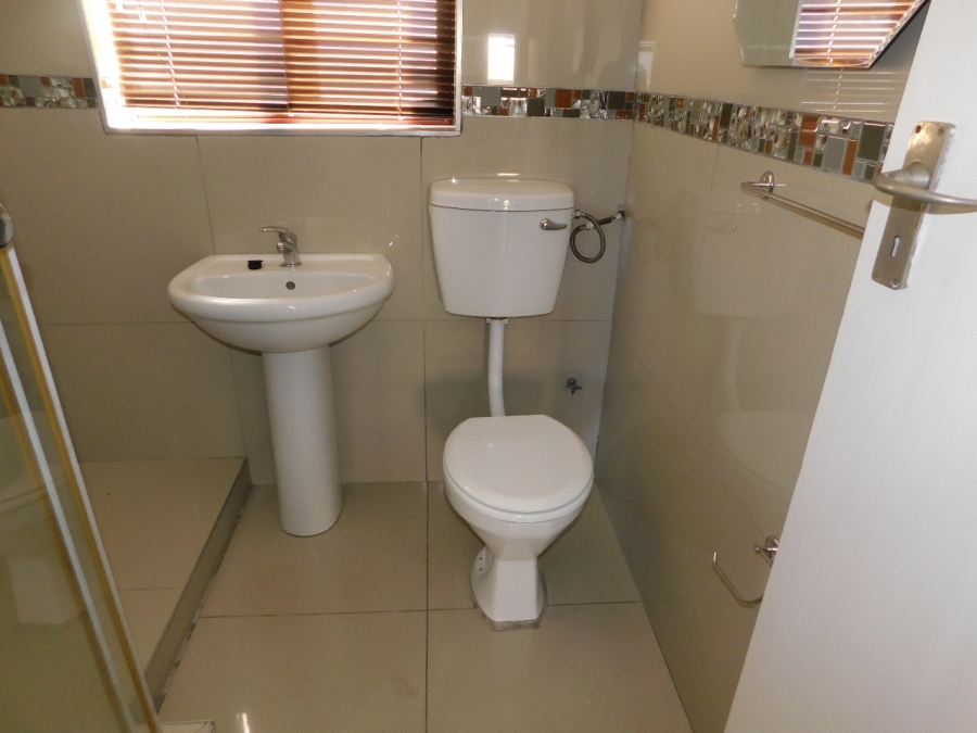 To Let 2 Bedroom Property for Rent in Rosebank Western Cape